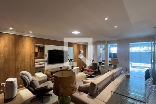 Sala de casa à venda com 4 quartos, 350m² em Vila Madalena, São Paulo