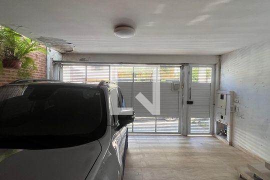 Garagem de casa à venda com 4 quartos, 350m² em Vila Madalena, São Paulo