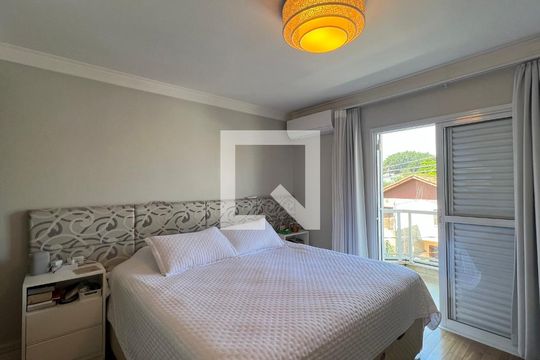 Suite Master de casa à venda com 4 quartos, 350m² em Vila Madalena, São Paulo