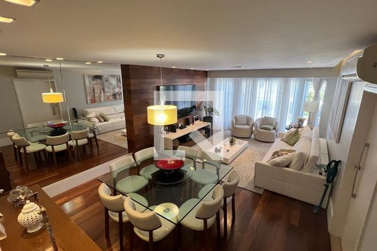 Casa à venda com 4 quartos, 350m² em Vila Madalena, São Paulo