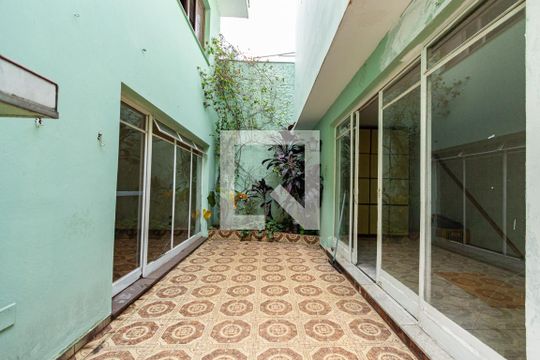 Quintal de casa à venda com 4 quartos, 250m² em Vila Tramontano, São Paulo