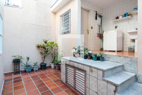 Quintal de casa à venda com 2 quartos, 121m² em Jardim Peri, São Paulo