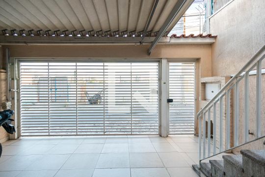 Garagem de casa à venda com 2 quartos, 121m² em Jardim Peri, São Paulo