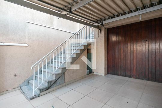 Garagem de casa à venda com 2 quartos, 121m² em Jardim Peri, São Paulo