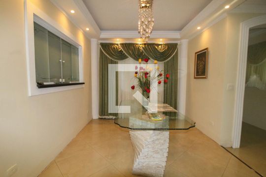 Sala de casa à venda com 4 quartos, 300m² em Jardim Franca, São Paulo