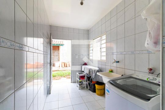 Área de serviço de casa à venda com 4 quartos, 220m² em Vila Industrial, Campinas