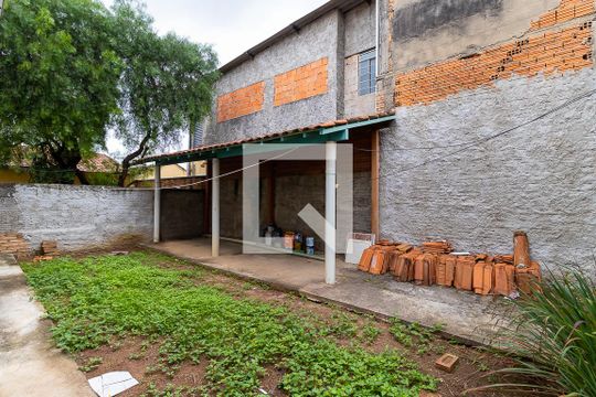 Quintal de casa à venda com 4 quartos, 220m² em Vila Industrial, Campinas