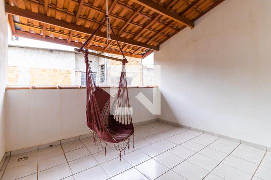 Varanda da suíte 1 e 2 de casa à venda com 4 quartos, 220m² em Vila Industrial, Campinas