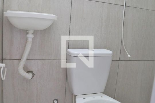 Banheiro de casa para alugar com 1 quarto, 30m² em Caiçara, Praia Grande