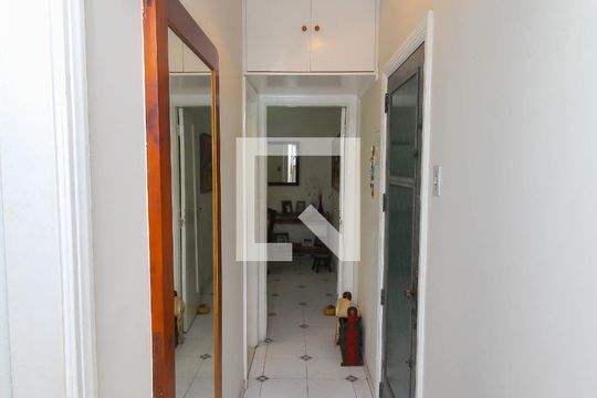Corredor de apartamento para alugar com 1 quarto, 50m² em Catete, Rio de Janeiro