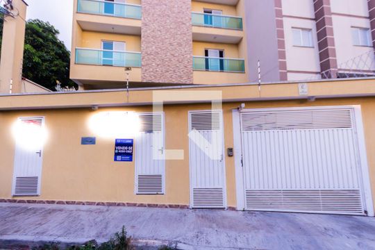 Fachada de apartamento à venda com 2 quartos, 61m² em Vila Valparaiso, Santo André