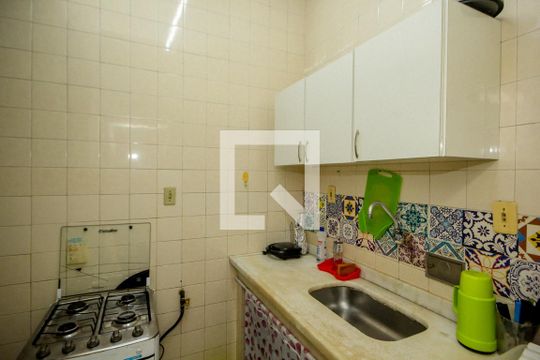 Cozinha  de apartamento para alugar com 1 quarto, 50m² em Copacabana, Rio de Janeiro