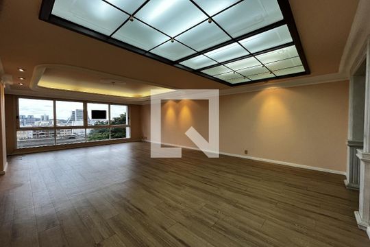 Apartamento à venda com 4 quartos, 240m² em Centro Histórico, Porto Alegre
