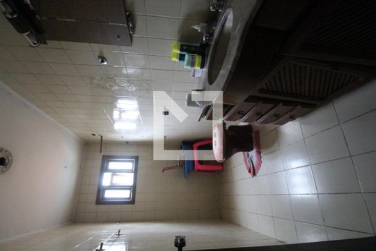 Banheiro da Suíte de casa para alugar com 3 quartos, 200m² em Marechal Rondon, Canoas