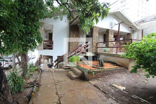 Pátio lateral  de casa para alugar com 3 quartos, 200m² em Marechal Rondon, Canoas