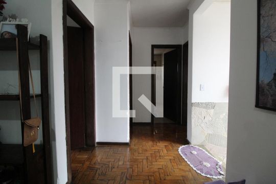 Corredor de casa à venda com 3 quartos, 200m² em Marechal Rondon, Canoas