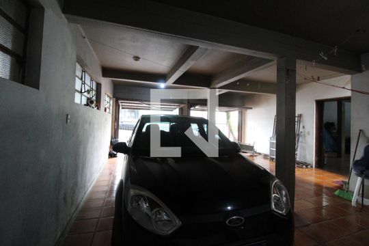 Garagem de casa para alugar com 3 quartos, 200m² em Marechal Rondon, Canoas