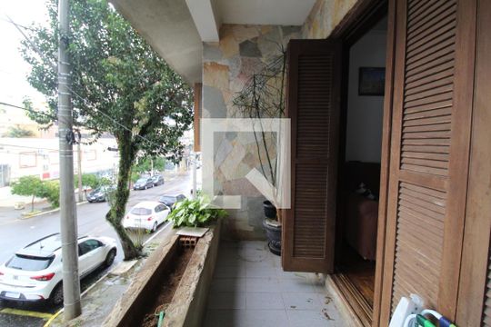Sacada de casa para alugar com 3 quartos, 200m² em Marechal Rondon, Canoas