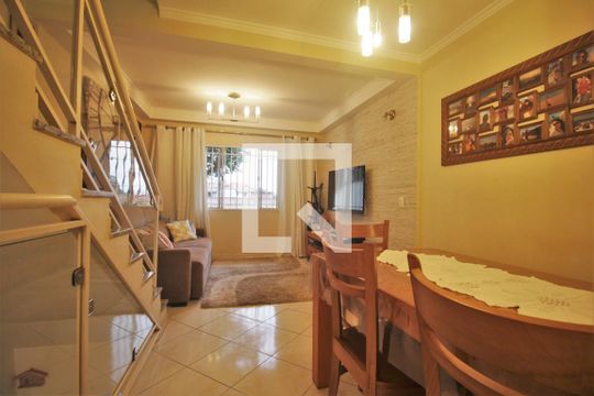 Sala de casa à venda com 3 quartos, 155m² em Vila Morse, São Paulo