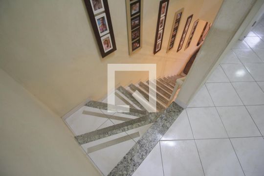Escadas de casa à venda com 3 quartos, 155m² em Vila Morse, São Paulo