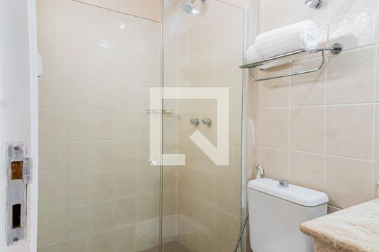 Banheiro de apartamento à venda com 1 quarto, 44m² em Centro, Santo André