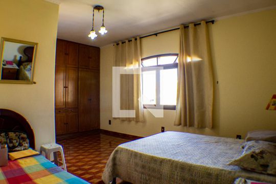 Quarto 1 de casa à venda com 4 quartos, 220m² em Vila Fachini, São Paulo