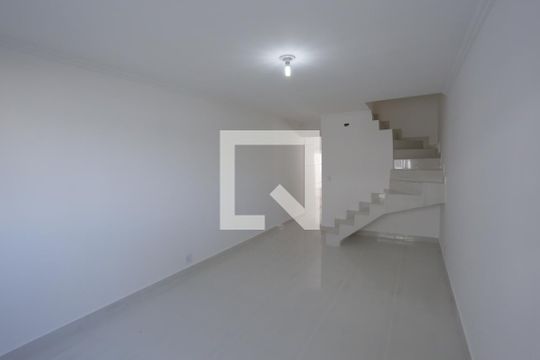 Casa de Condomínio à venda com 2 quartos, 117m² em Cangaiba, São Paulo