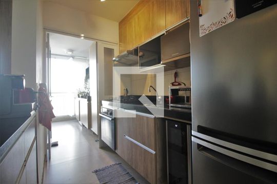 Cozinha de apartamento para alugar com 2 quartos, 65m² em Jardim Vazani, São Paulo