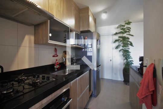 Cozinha de apartamento para alugar com 2 quartos, 65m² em Jardim Vazani, São Paulo