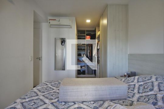 Suíte de apartamento para alugar com 2 quartos, 65m² em Jardim Vazani, São Paulo