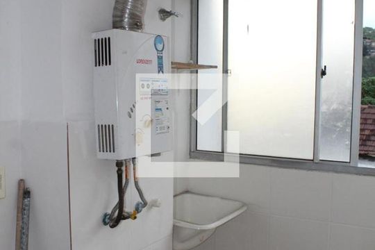 Área de Serviço de apartamento para alugar com 2 quartos, 45m² em Parada de Lucas, Rio de Janeiro