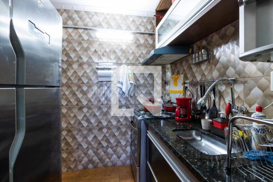 Cozinha de apartamento à venda com 2 quartos, 43m² em Jardim Santa Adelia, São Paulo