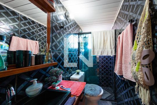 Banheiro de apartamento à venda com 2 quartos, 43m² em Jardim Santa Adelia, São Paulo