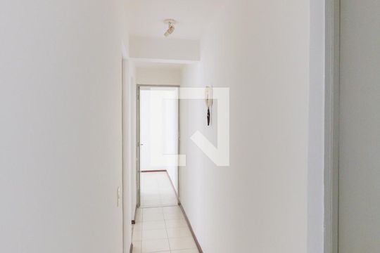 Corredor de apartamento à venda com 3 quartos, 56m² em Anil, Rio de Janeiro