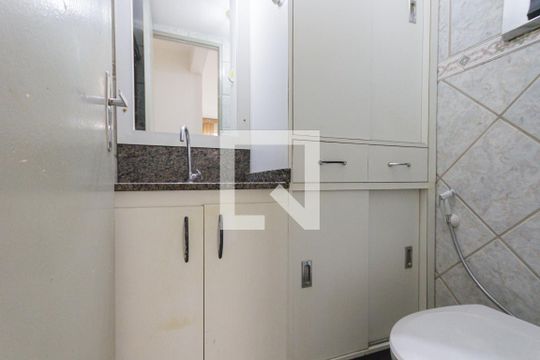 Banheiro de apartamento à venda com 3 quartos, 56m² em Anil, Rio de Janeiro