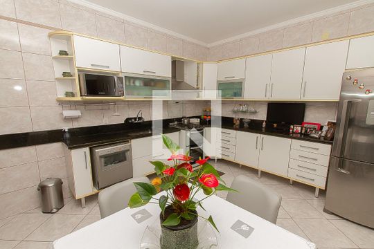 Cozinha de casa à venda com 3 quartos, 278m² em Passo das Pedras, Porto Alegre