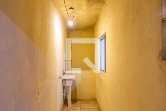 Lavanderia de casa à venda com 2 quartos, 60m² em Santa Maria, Osasco