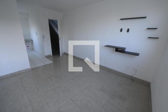 Sala  de apartamento à venda com 2 quartos, 42m² em Goiá, Goiânia