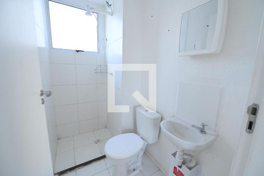 Banheiro de apartamento à venda com 2 quartos, 42m² em Goiá, Goiânia
