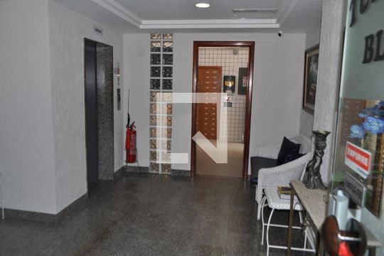 Hall social de apartamento à venda com 2 quartos, 78m² em Barra da Tijuca, Rio de Janeiro