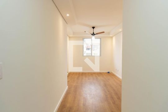 Sala de apartamento à venda com 2 quartos, 45m² em Jardim Redil, São Paulo