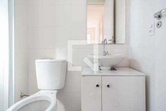 Banheiro de apartamento para alugar com 1 quarto, 35m² em Vila Palmeiras, São Paulo