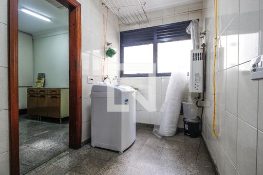 Área de serviço de apartamento para alugar com 3 quartos, 143m² em Chora Menino, São Paulo