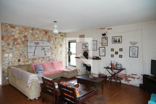 Casa para alugar com 4 quartos, 191m² em Jardim Virgínia, Guarujá