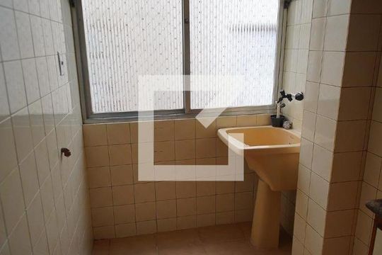 Cozinha e Área de Serviço de apartamento à venda com 2 quartos, 56m² em São João, Porto Alegre