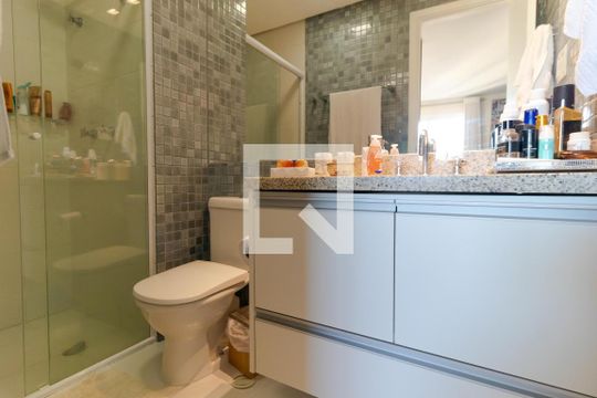 Banheiro de apartamento à venda com 1 quarto, 47m² em Botafogo, Campinas