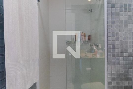 Banheiro de apartamento à venda com 1 quarto, 47m² em Botafogo, Campinas