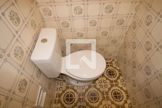 Lavabo de casa à venda com 4 quartos, 240m² em Vila Libanesa, São Paulo
