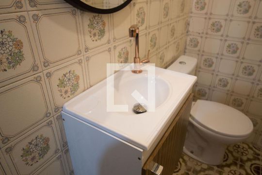 Lavabo de casa à venda com 4 quartos, 240m² em Vila Libanesa, São Paulo