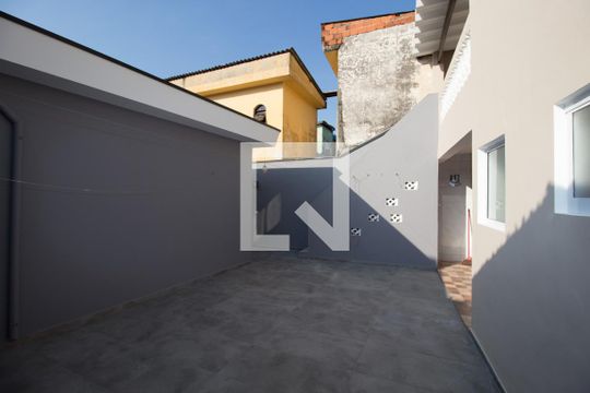 Quintal de casa à venda com 4 quartos, 240m² em Vila Libanesa, São Paulo